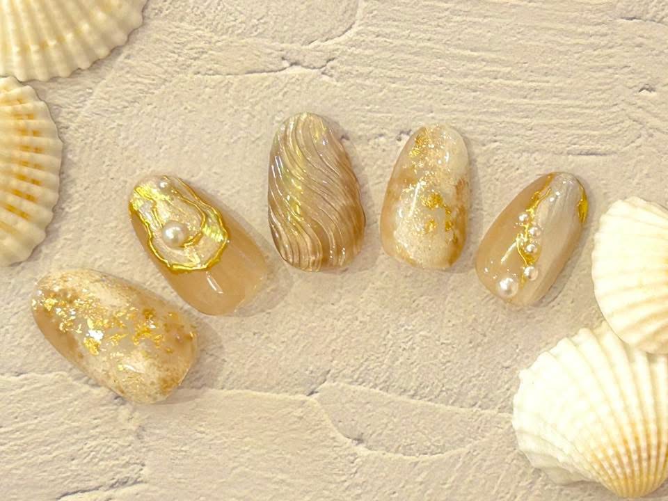 ゴールドネイル 大人海ネイル