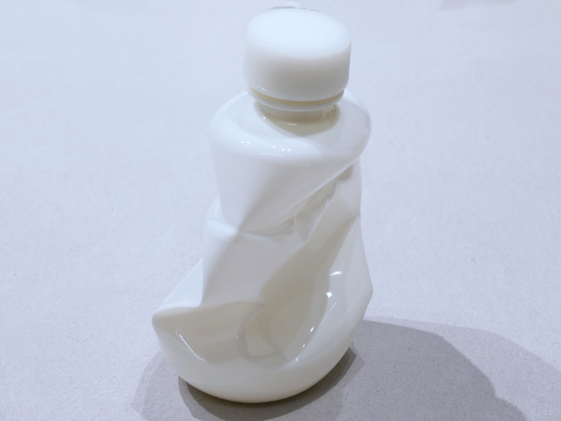 イプサ 「ME ｎ」容器 へこむ つぶれる