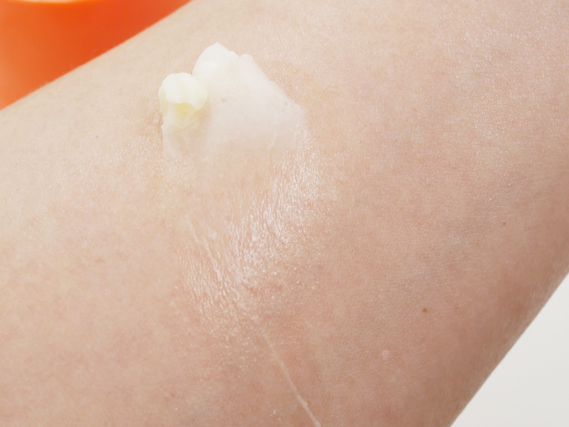 KAHI クレンジングバーム テクスチャー