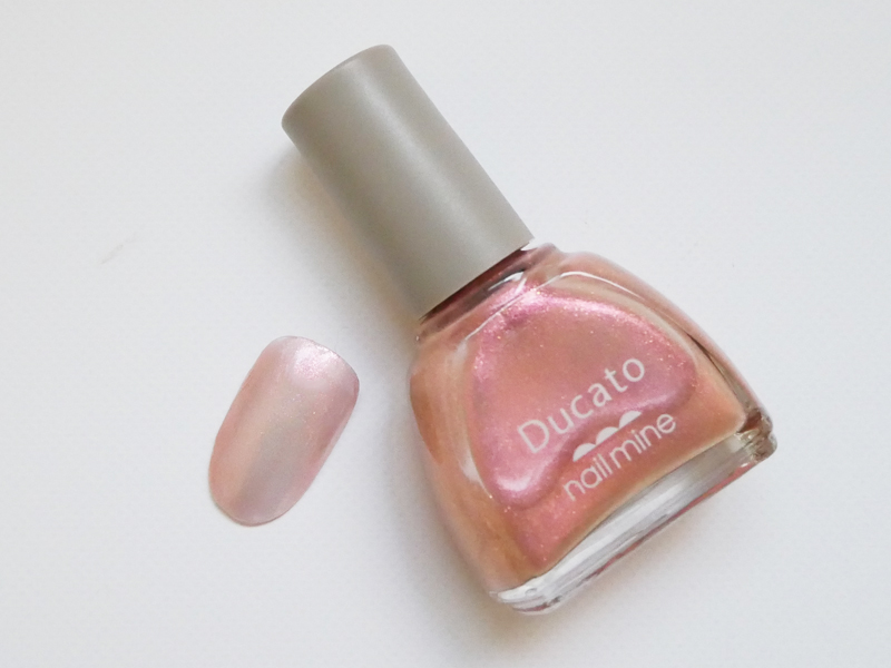 デュカート ネイルマイン ピーチグロウ 塗ってみた