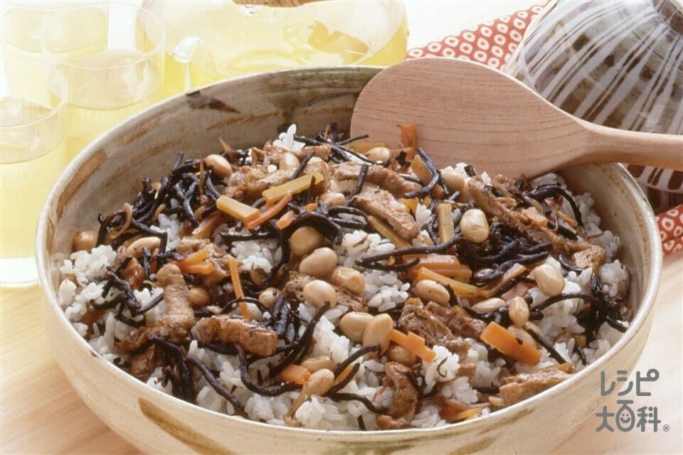 味の素 ダイエットレシピ 油揚げと⼤⾖のひじきご飯