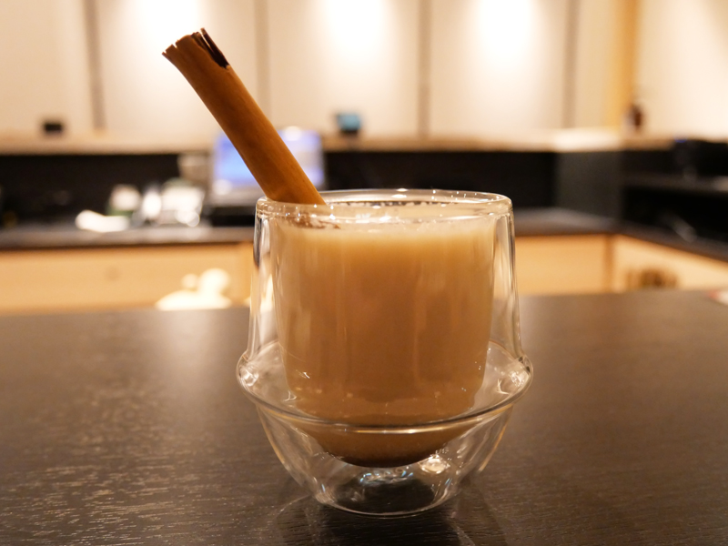 ホテル1899東京 おやすみドリンク 石鎚黒茶チャイラテ