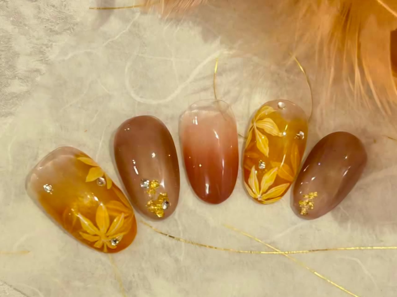 秋ネイル 紅葉デザイン