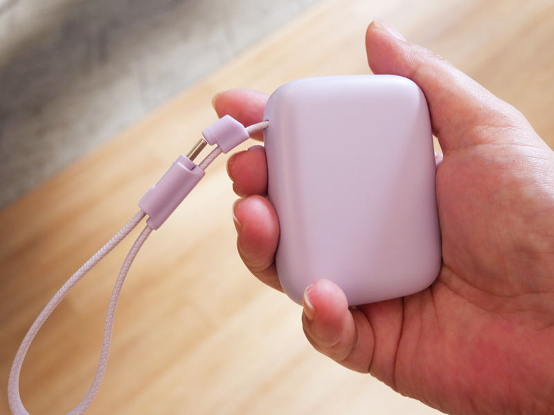 モッテル 準固体モバイルバッテリー 5,000mAh サイズ 重さ